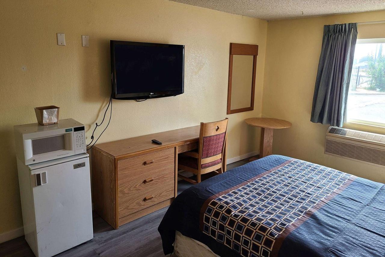 Travelodge By Wyndham Stockton Kültér fotó