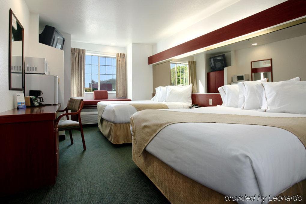 Travelodge By Wyndham Stockton Kültér fotó